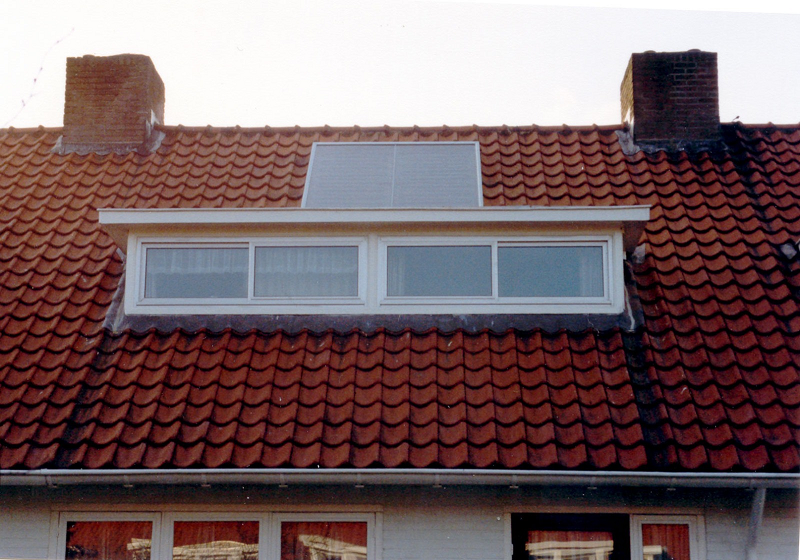 foto zonnecollector op dak